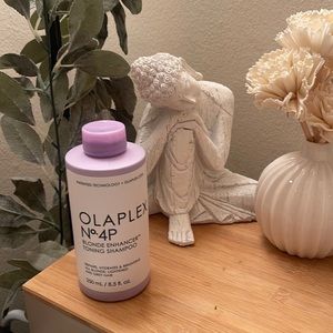 Olaplex N4P- Blonde Enhancer Toning Shampoo